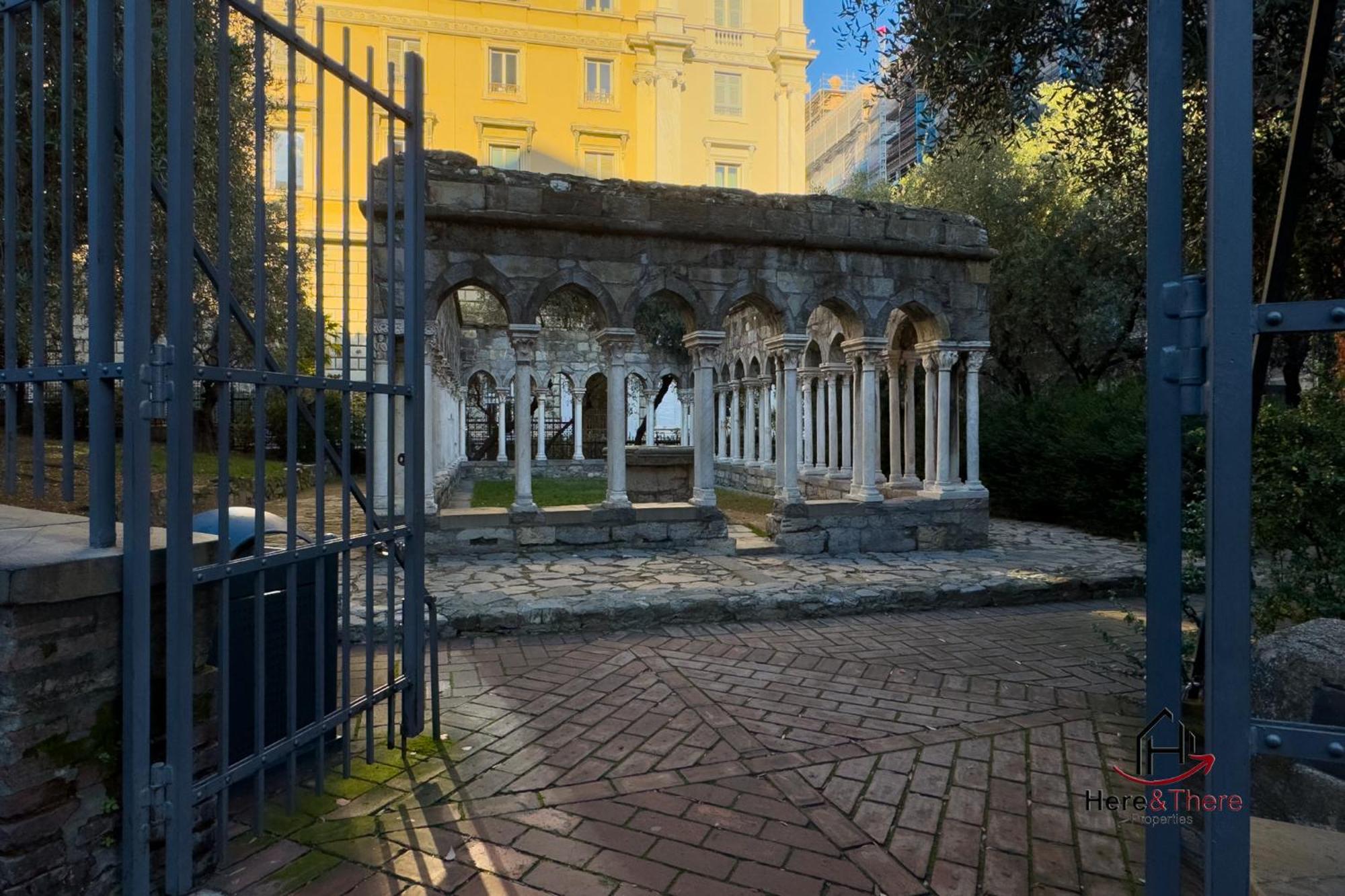Centre Porto Antico 7min • Trains 4min Apartment